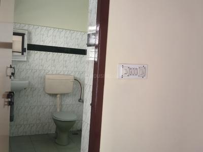 Bathroom Image of 1100 Sq.ft 2 BHK Builder Floor for rent in Kurudampalayam Coimbatore for Rs. 20000