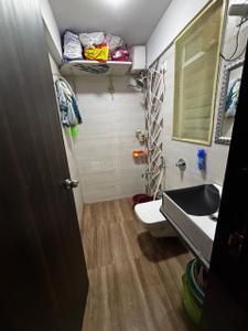 Bathroom Image of 850 Sq.ft 3 BHK Apartment / Flat for sale in Gagangiri Gagan 138, Kurla East Mumbai for Rs. 21500000
