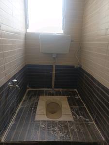 Common Bathroom Image of 1020 Sq.ft 2 BHK Apartment / Flat for rent in Kumar Corp Park Infinia Phase III, Fursungi Pune for Rs. 25000
