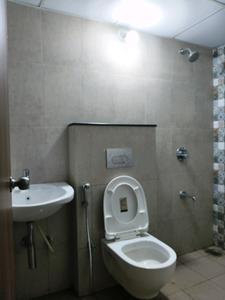 Common Bathroom Image of 1136 Sq.ft 2.5 BHK Apartment / Flat for sale in Shapoorji Pallonji Vanaha, Bavdhan Pune for Rs. 10100000