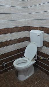 Bathroom Image of 850 Sq.ft 2 BHK Apartment / Flat for rent in Goyal Vihar Indore for Rs. 22000