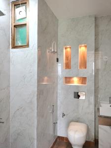Common Bathroom Image of 1620 Sq.ft 3 BHK Builder Floor for sale in BPTP District 3, Sector 85 Faridabad for Rs. 17000000