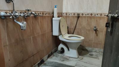 Bathroom Image of 580 Sq.ft 1 BHK Builder Floor for rent in Big Block South City 2, Sector 49 Gurgaon for Rs. 17000