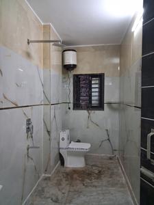 Common Bathroom Image of 900 Sq.ft 3 BHK Builder Floor for rent in Bali Nagar New Delhi for Rs. 35000