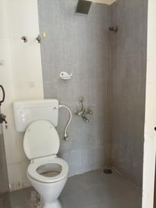Bathroom Image of 600 Sq.ft 2 BHK Apartment / Flat for rent in Medavakkam Chennai for Rs. 17000