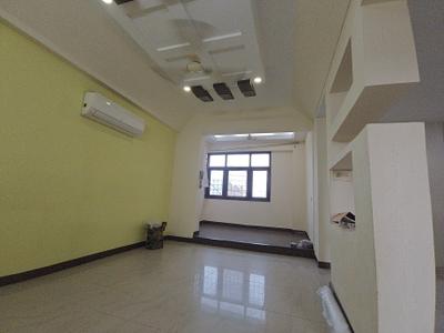 Living Room Image of 1750 Sq.ft 3 BHK Apartment / Flat for rent in CGHS Ganpati Apartment, Sector 56 Gurgaon for Rs. 48000