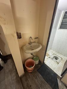 Bathroom Image of 1200 Sq.ft 2 BHK Apartment / Flat for rent in Bhagat Nagar Nagpur for Rs. 20000