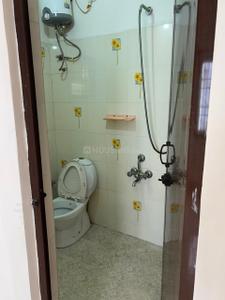 Bathroom Image of 1250 Sq.ft 3 BHK Apartment / Flat for sale in Vaikund Sundaram Apartment, Karapakkam Chennai for Rs. 8500000