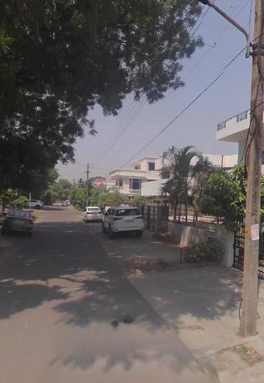 33A, Sector 33 Main Image 1