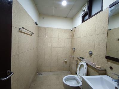 Bathroom Image of 1850 Sq.ft 3 BHK Apartment / Flat for sale in Vrindavan Gardens, Sanauli Zirakpur for Rs. 8800000