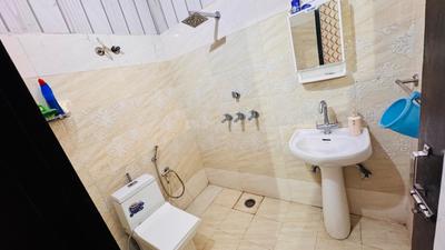 Bathroom Image of 400 Sq.ft 2 BHK Builder Floor for rent in Manawala Amritsar for Rs. 16000