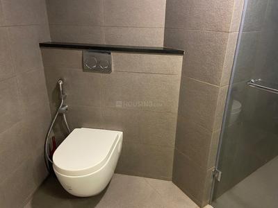 Bathroom Image of 1147 Sq.ft 2 BHK Apartment / Flat for rent in PVS Emerald, Pokkunnu Kozhikode for Rs. 37000