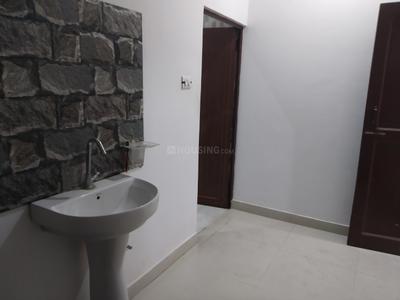 Bathroom Image of 1500 Sq.ft 3 BHK Independent House for rent in Aliganj Lucknow for Rs. 17500