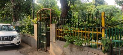 Main Entrance Image of 2025 Sq.ft 4 BHK Builder Floor for sale in Vivek Vihar New Delhi for Rs. 50000000
