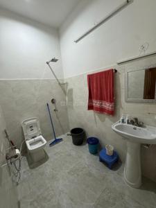 Bathroom Image of 1200 Sq.ft 2 BHK Builder Floor for rent in Shastri Nagar Meerut for Rs. 25000