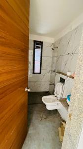 Bathroom Image of 1100 Sq.ft 3 BHK Apartment / Flat for rent in Shravan Orian, New Alkapuri Vadodara for Rs. 30000