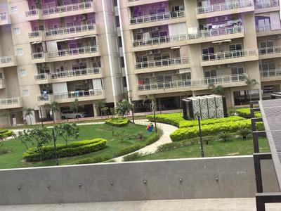 Balcony Image of 1850 Sq.ft 3 BHK Apartment / Flat for sale in Mahagun Moderne, Sector 78 Noida for Rs. 27800000