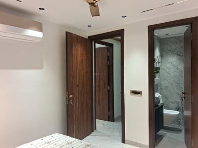 Bedroom Image of 2200 Sq.ft 4 BHK Builder Floor for sale in Rajouri Garden New Delhi for Rs. 40000000