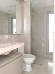 Common Bathroom Image of 1450 Sq.ft 3 BHK Apartment / Flat for rent in Lake Enclave, Hiranandani Estate Thane for Rs. 85000