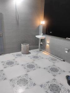 Bathroom Image of 1800 Sq.ft 3 BHK Builder Floor for rent in Sector 31 Noida for Rs. 60000