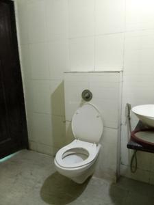 Simran Sapphire Common Bathroom 4
