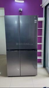 Bedroom Image of 1050 Sq.ft 2 BHK Apartment / Flat for rent in Magarpatta Iris, Magarpatta City Pune for Rs. 48000