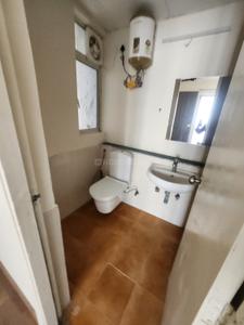 Bathroom Image of 950 Sq.ft 2 BHK Apartment / Flat for rent in Jaypee Kosmos, Sector 134 Noida for Rs. 23999