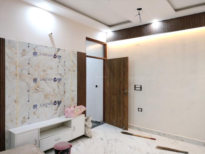 Vishal DLF Paradise Main Image 1