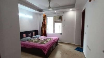 Bedroom Image of 1350 Sq.ft 3 BHK Builder Floor for sale in Paschim Vihar New Delhi for Rs. 22500000