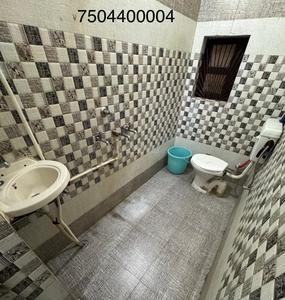 Bathroom Image of Fully Furnished Girls PG @4500 Near DMC 7504400004 in Ramesh Nagar, Ludhiana