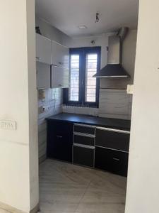 Kitchen Image of 950 Sq.ft 2 BHK Builder Floor for rent in Ramesh Nagar New Delhi for Rs. 33000
