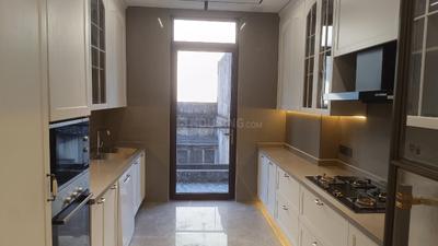 Kitchen Image of 5000 Sq.ft 4 BHK Duplex for sale in Safdarjung Development Area New Delhi for Rs. 240000000