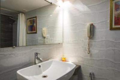Bathroom Image of 2800 Sq.ft 4 BHK Apartment / Flat for sale in Versova Hights Tower. , Andheri West Mumbai for Rs. 122500000