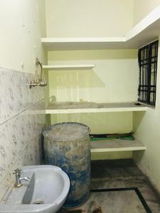 Bathroom Image of 650 Sq.ft 4 BHK Independent House for sale in Vikas Nagar Lucknow for Rs. 8000000