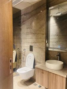 Bathroom Image of 4500 Sq.ft 4 BHK Builder Floor for sale in DLF City Phase 1, DLF Phase 1 Gurgaon for Rs. 62500000