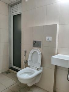 Common Bathroom Image of 900 Sq.ft 2 BHK Apartment / Flat for rent in Raunak Unnathi Woods, Kasarvadavali Thane for Rs. 25000