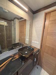 Bathroom Image of 4500 Sq.ft 4 BHK Builder Floor for sale in Sarvodaya Enclave New Delhi for Rs. 125000000