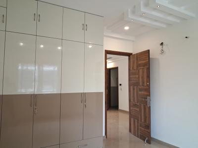 Bedroom Image of 1800 Sq.ft 3 BHK Builder Floor for sale in Paschim Vihar New Delhi for Rs. 43000000