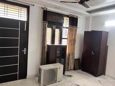 Bedroom Image of 950 Sq.ft 2 BHK Builder Floor for sale in Ramesh Nagar New Delhi for Rs. 12500000