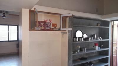 Kitchen Image of 900 Sq.ft 2 BHK Apartment / Flat for rent in Shahibaug Ahmedabad for Rs. 14000