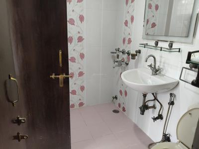 Image of 1800 Sq.ft 3 BHK Apartment / Flat for rent in Sector 19 Dwarka, New Delhi for Rs. 55000