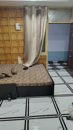 Surya apartment 2 hazipur sector 104 noida Bedroom 1