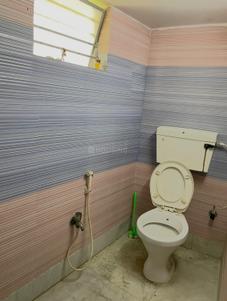 Bathroom Image of 3000 Sq.ft 6 BHK Independent House for sale in Batanagar Kolkata for Rs. 4500000