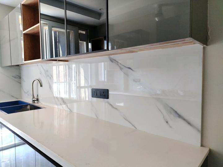 Tulip White Main Image 1