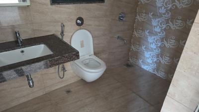 Image of 969 Sq.ft 2 BHK Apartment / Flat for sale in Amanora Gold Towers, Hadapsar, Pune for Rs. 11300000