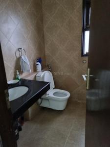 Bathroom Image of 2700 Sq.ft 3 BHK Builder Floor for rent in Uppal Southend, Sector 49 Gurgaon for Rs. 55000