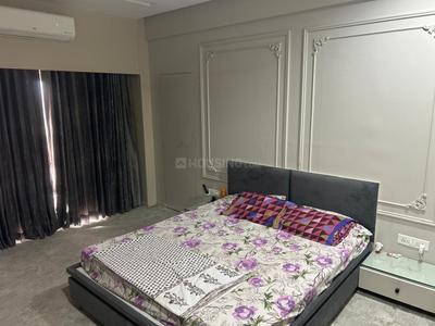 Bedroom Image of 2250 Sq.ft 3.5 BHK Apartment / Flat for rent in Adani Water Lily Ph 4 Towers C5 C6 C11 C12, Shantigram Ahmedabad for Rs. 76000