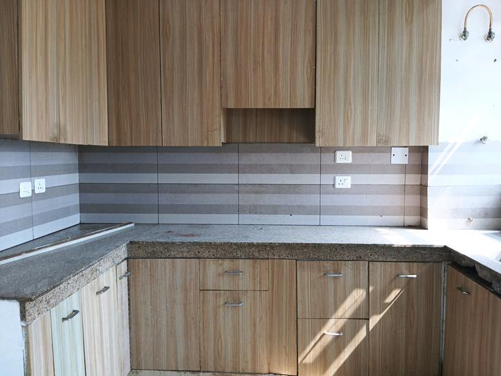 Paras Dews Main Image 1