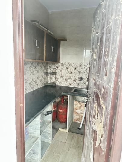 Block R, Dilshad Garden Kitchen 1