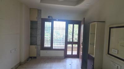 Bedroom Image of 1350 Sq.ft 3 BHK Builder Floor for rent in Pitampura New Delhi for Rs. 50000